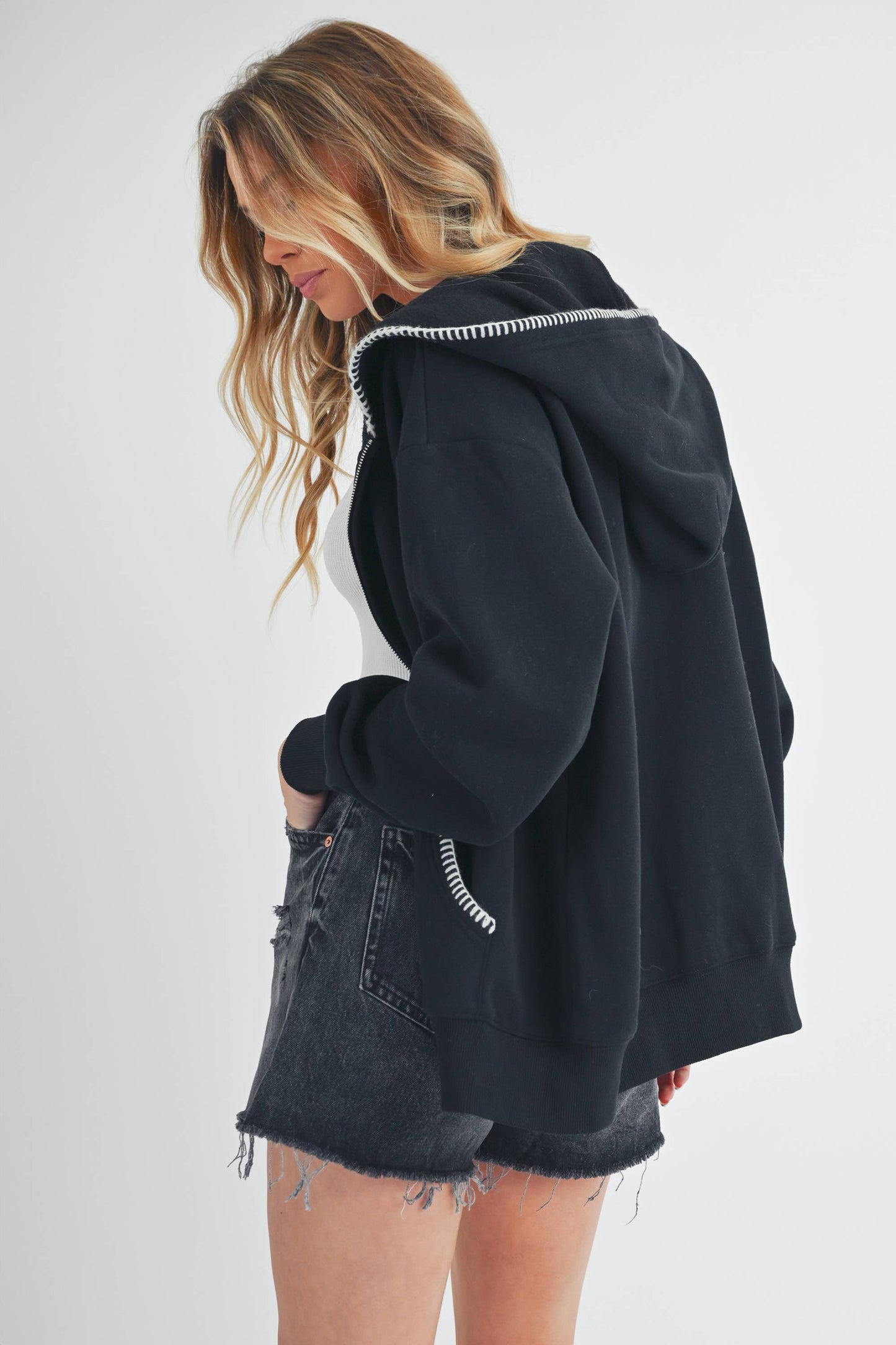 AEMI + CO - 989EK Noel Full Zip Hoodie : Black / Contemporary