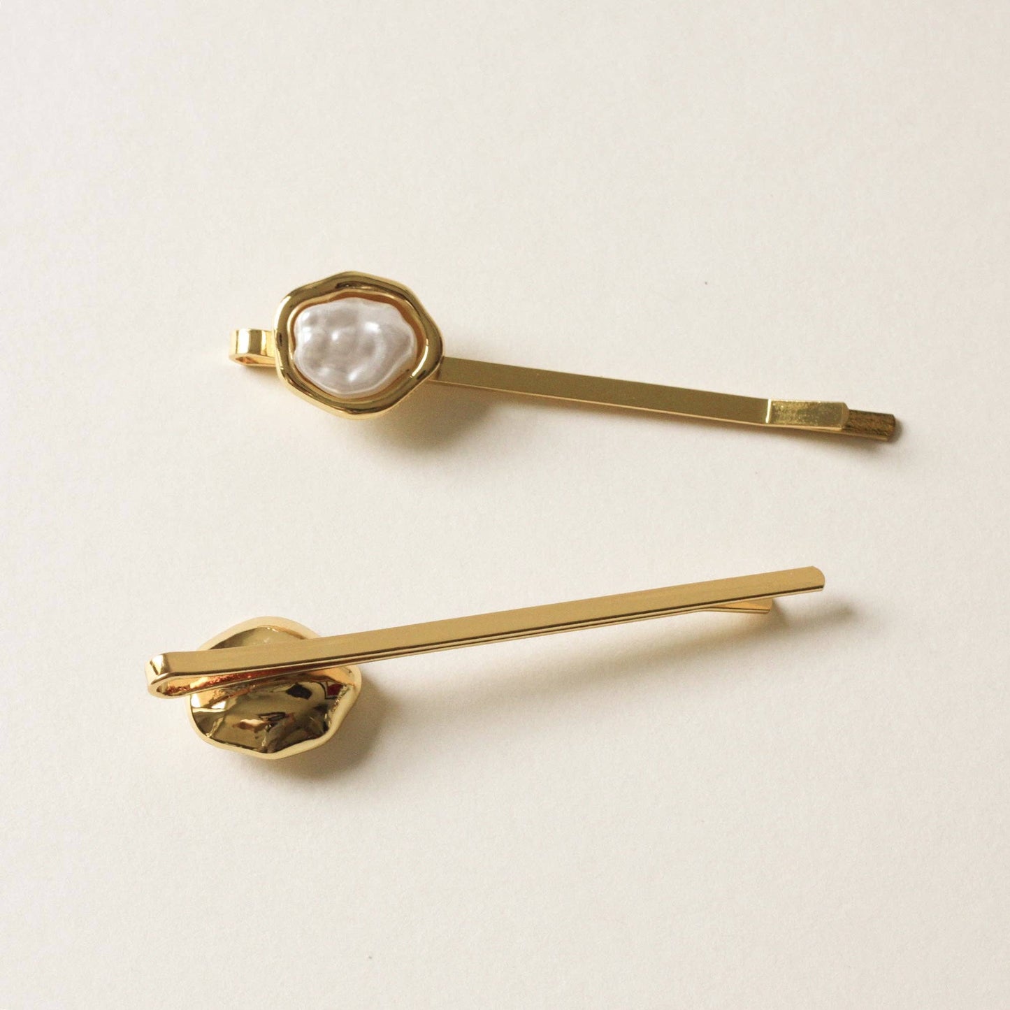 nar'sha - Freshwater Pearl Metal Hair Bobby Pins | Gold