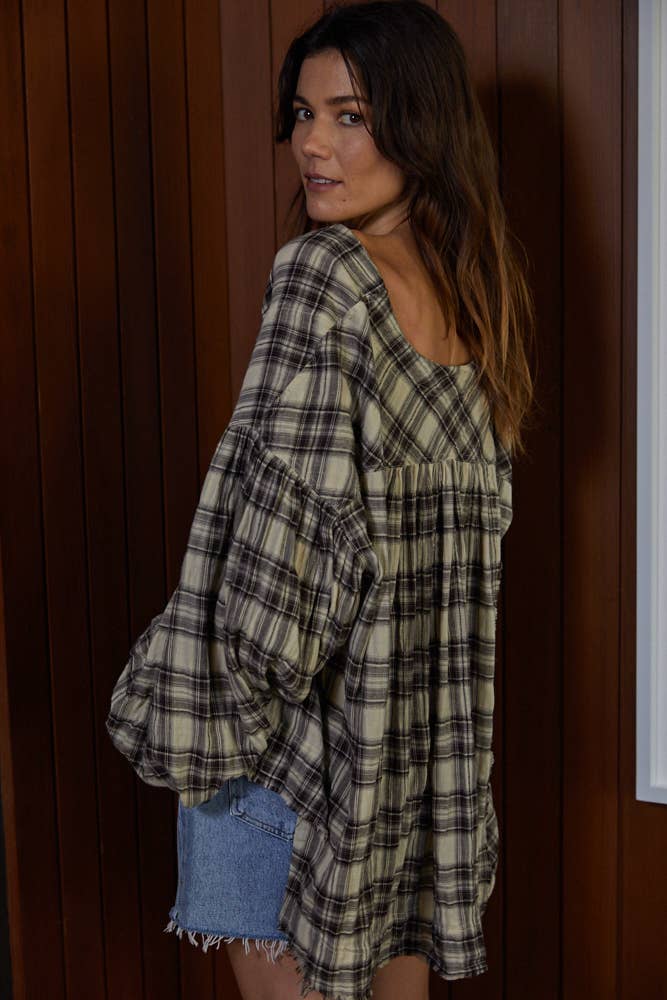L5266 | Woven Gauze V-Neck Long Sleeve Loose Fit Top: Taupe/Black