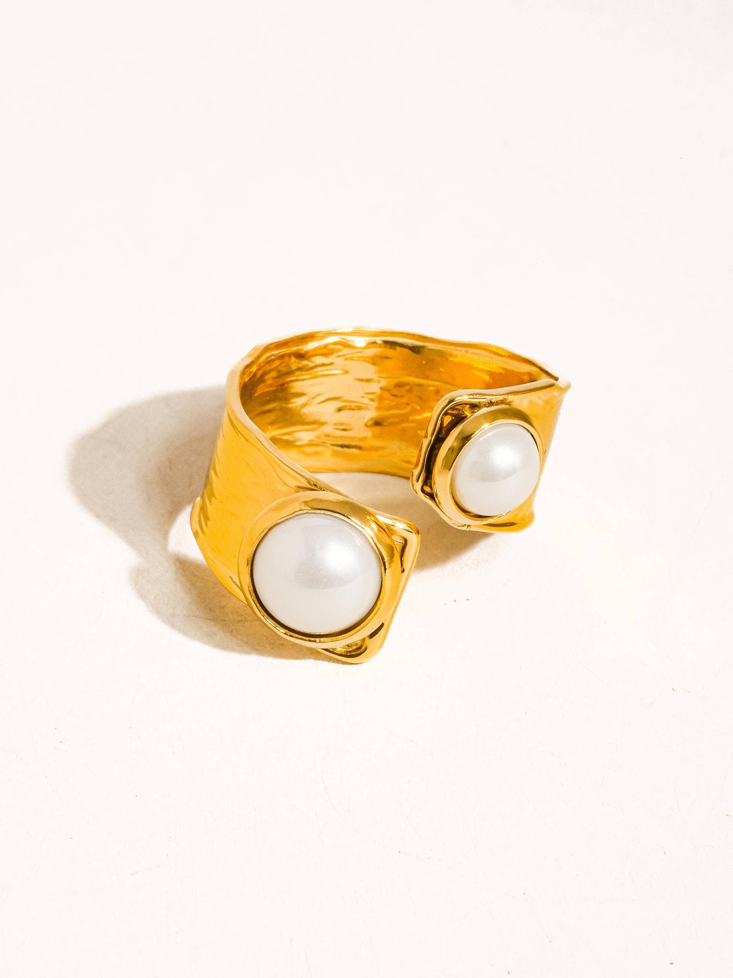 Flânerie by MAIQ - Chœur 18K Gold Non-Tarnish Pearl Abstract Ring: Yellow Gold