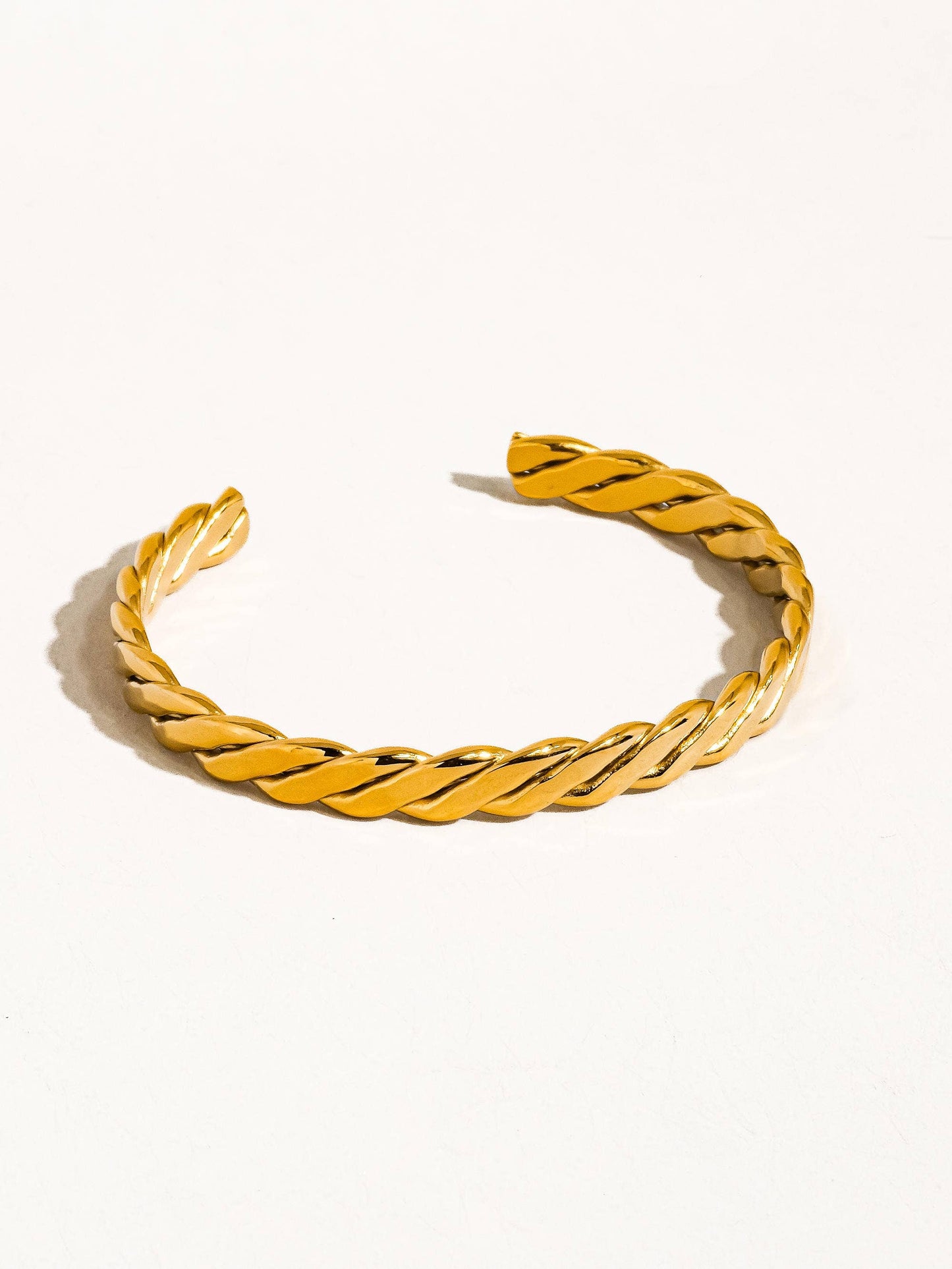 Flânerie by MAIQ - Bénir 18K Gold Non-Tarnish Braided Thin Bangle: Yellow Gold