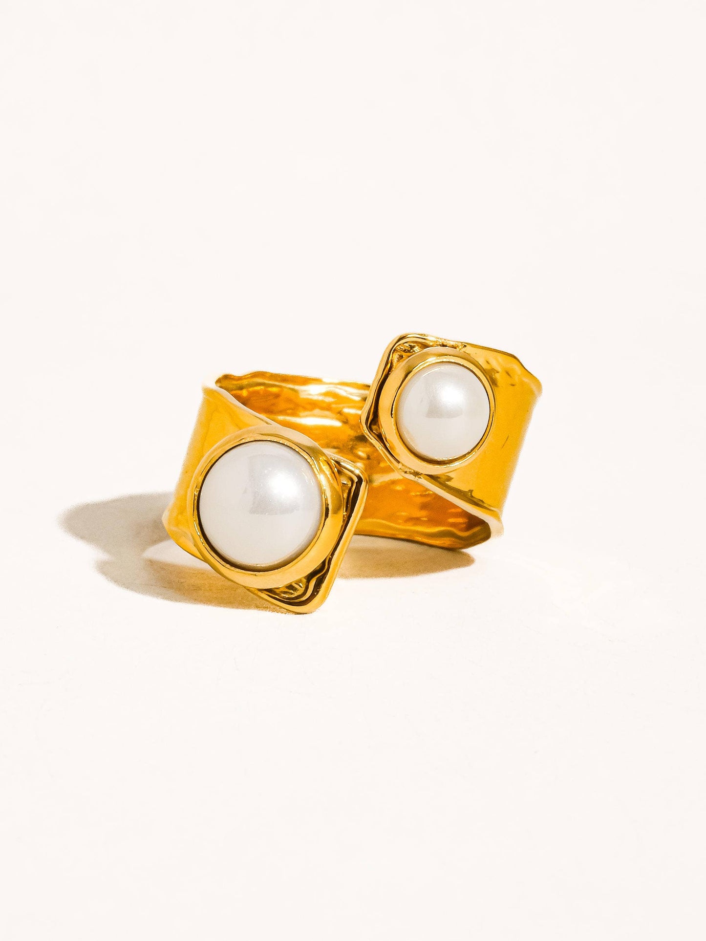 Flânerie by MAIQ - Chœur 18K Gold Non-Tarnish Pearl Abstract Ring: Yellow Gold
