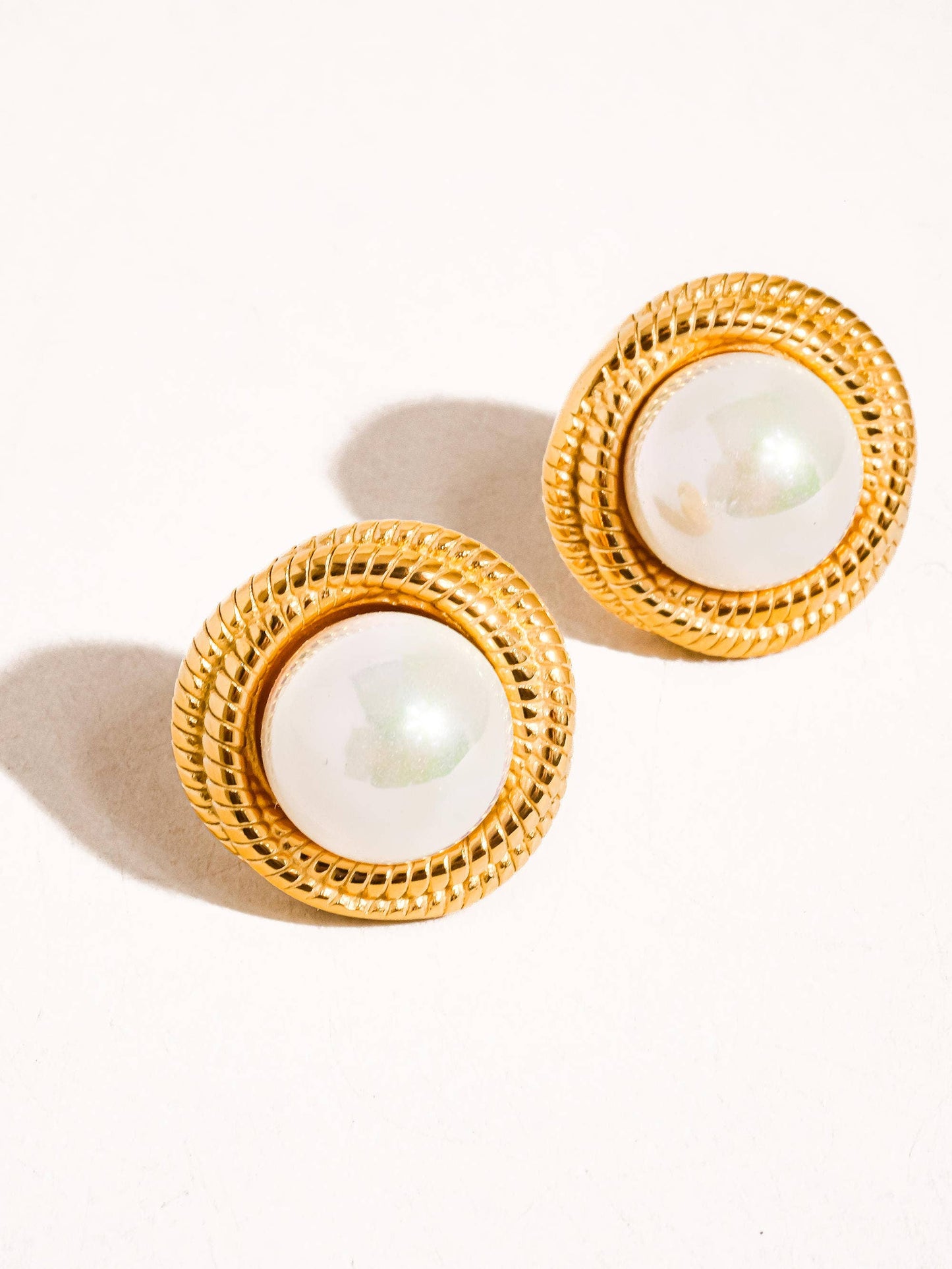 Flânerie by MAIQ - Foire 18K Gold Non-Tarnish Pearl Studs: Yellow Gold