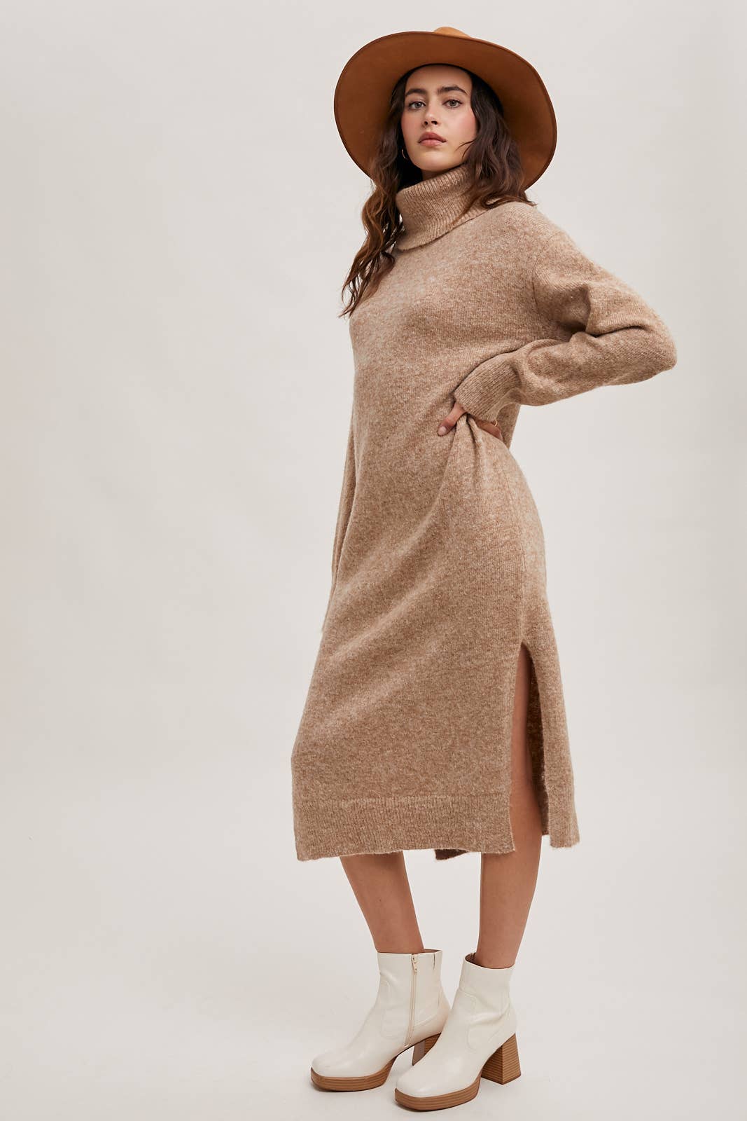 Bluivy - TURTLENECK SIDE SLIT KNIT SWEATER MIDI DRESS: LATTE