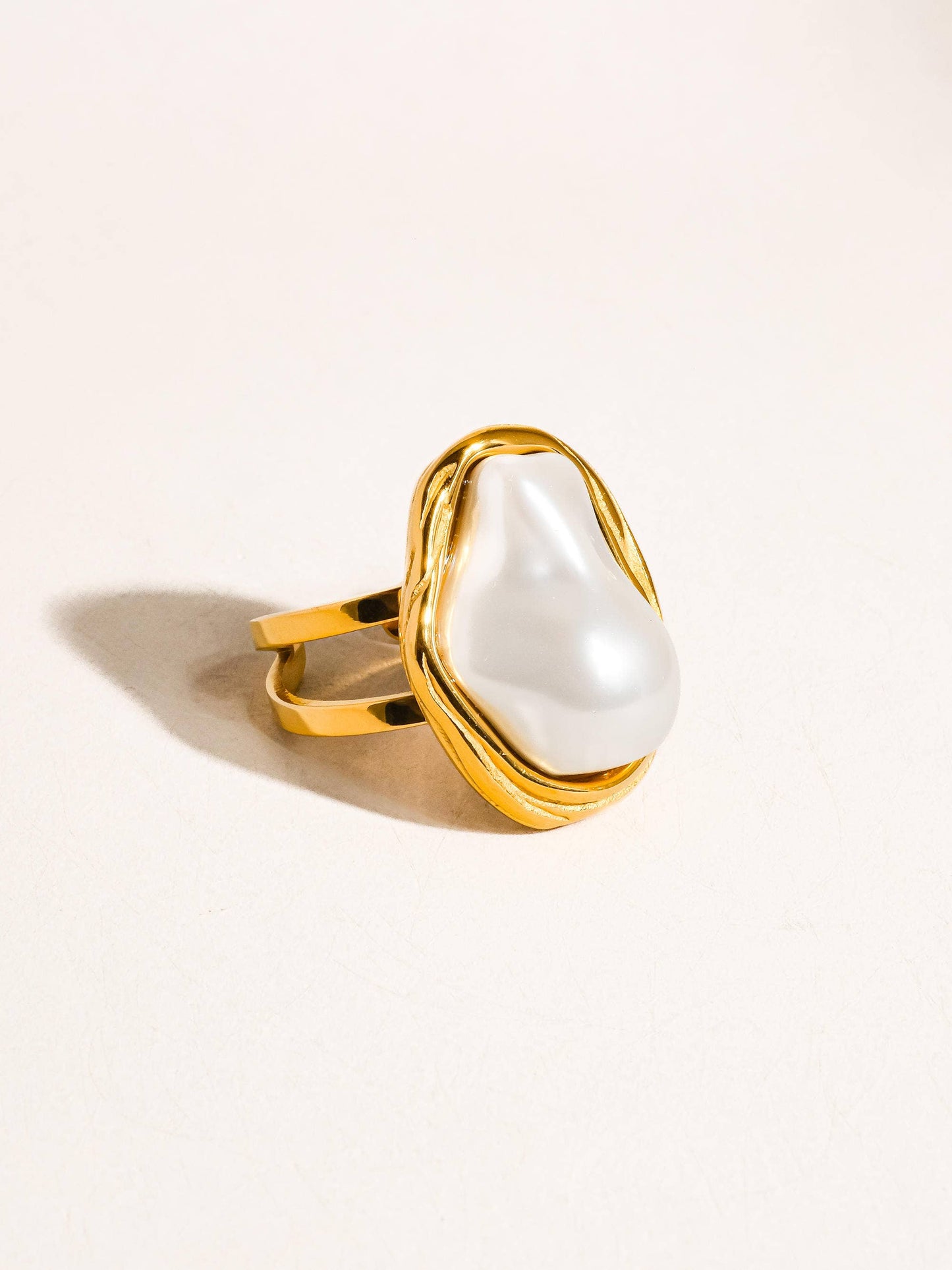 Flânerie by MAIQ - Cameron 18K Gold Non-Tarnish Classic Pearl Round Ring: White