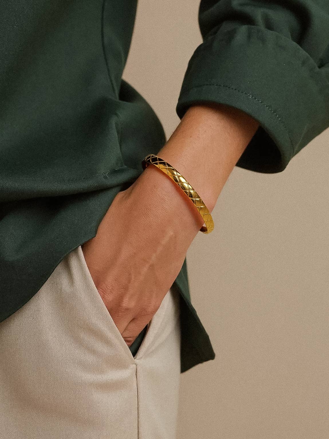 Flânerie by MAIQ - Axl 18K Gold Non-Tarnish Braided Bangle: Yellow Gold