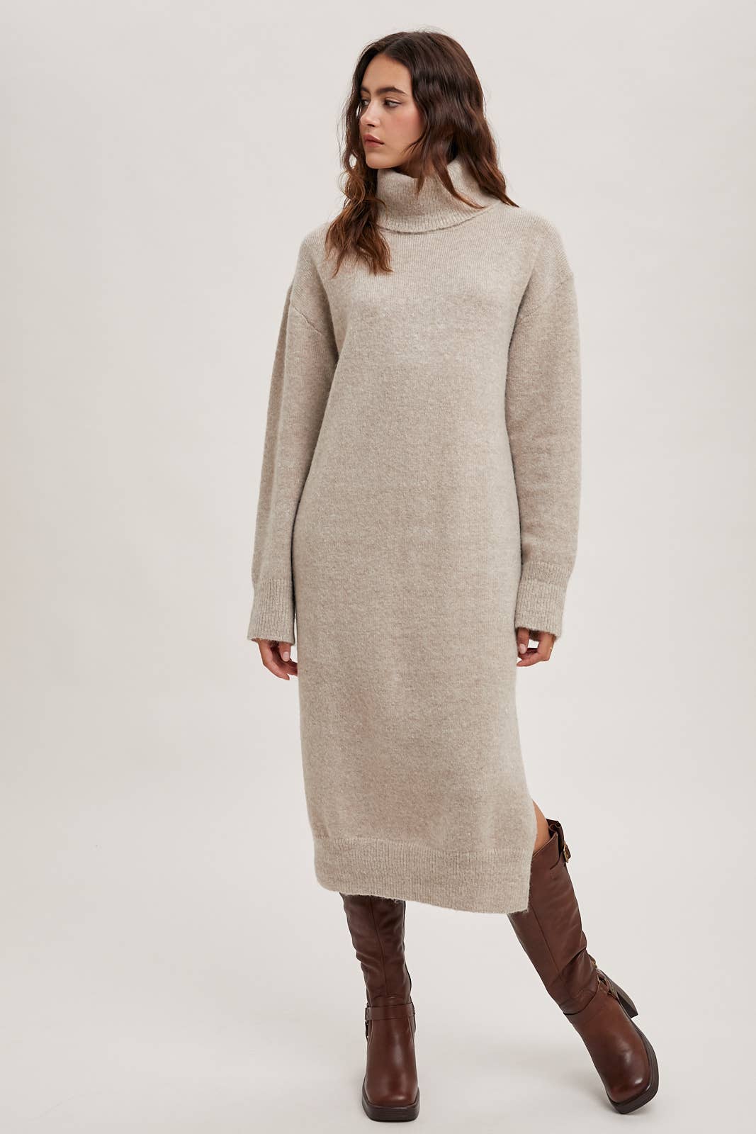 Bluivy - TURTLENECK SIDE SLIT KNIT SWEATER MIDI DRESS: LATTE