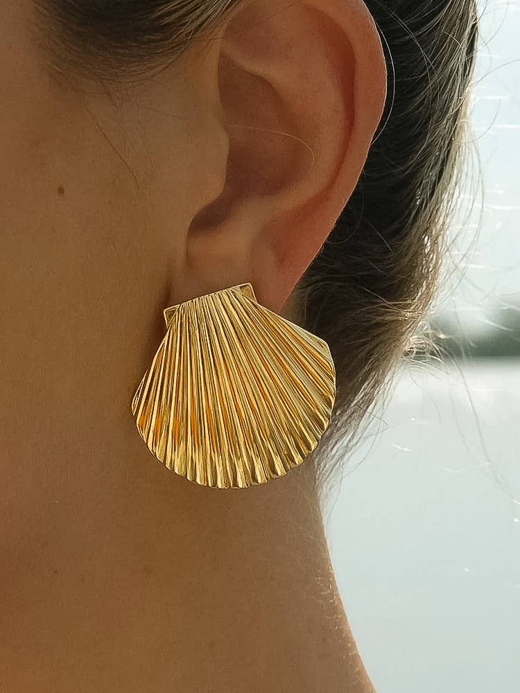 Flânerie by MAIQ - Cèpe 18K Gold Non-Tarnish Shell Studs: Yellow Gold