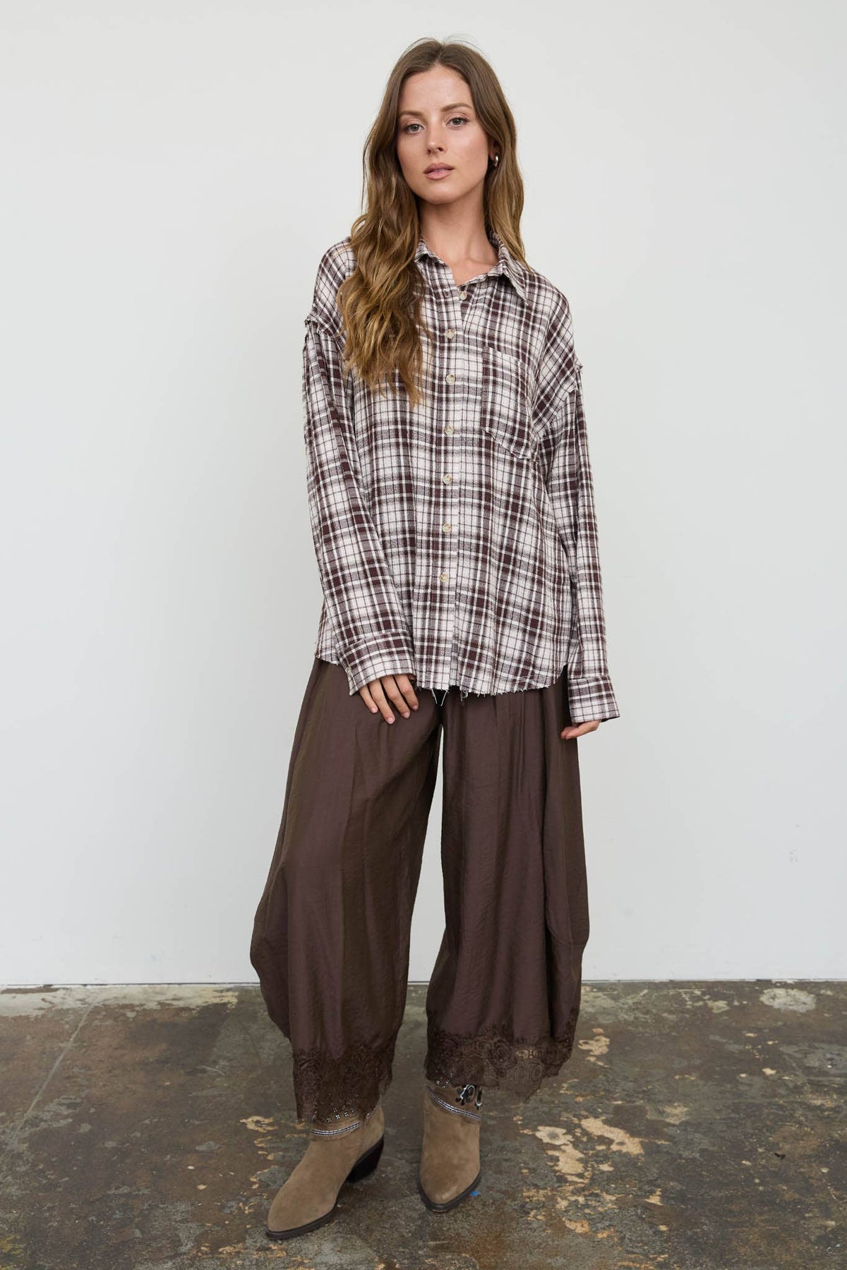 Blu Pepper - PLAID COLLARED BUTTON DOWN DISTRESSED TOP : BROWN