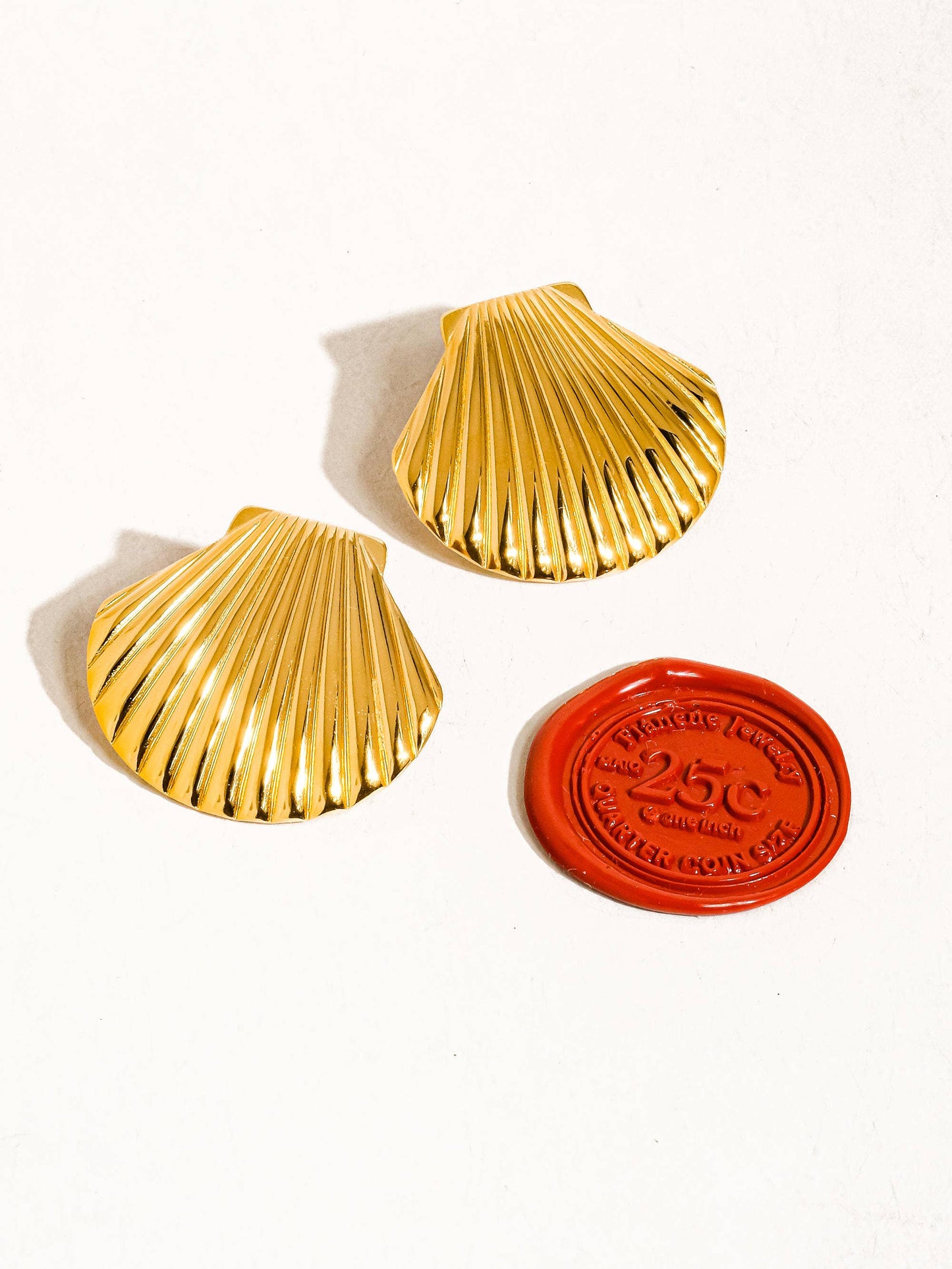 Flânerie by MAIQ - Cèpe 18K Gold Non-Tarnish Shell Studs: Yellow Gold