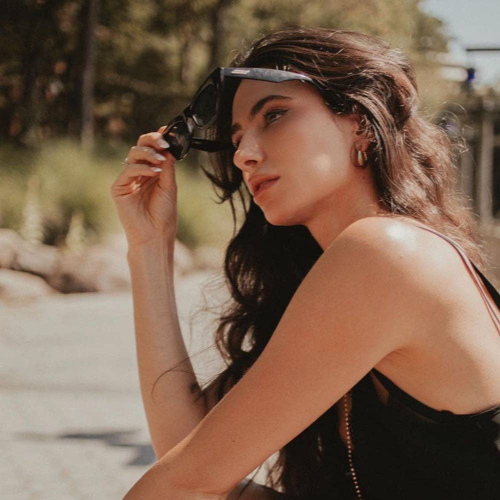 Fifth & Ninth - Siena Sunglasses: Black