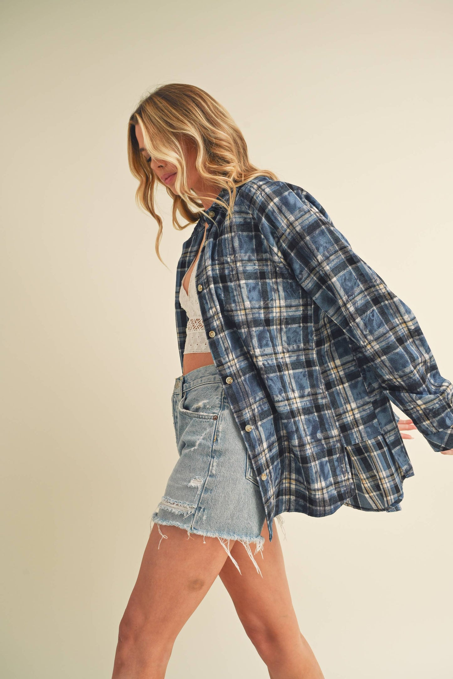 AEMI + CO - 8323DN Laura Plaid Washed Flannel Button Up: Contemporary / Oat