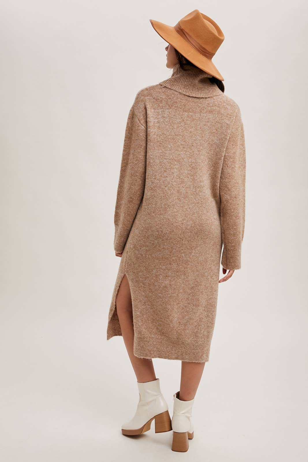 Bluivy - TURTLENECK SIDE SLIT KNIT SWEATER MIDI DRESS: LATTE