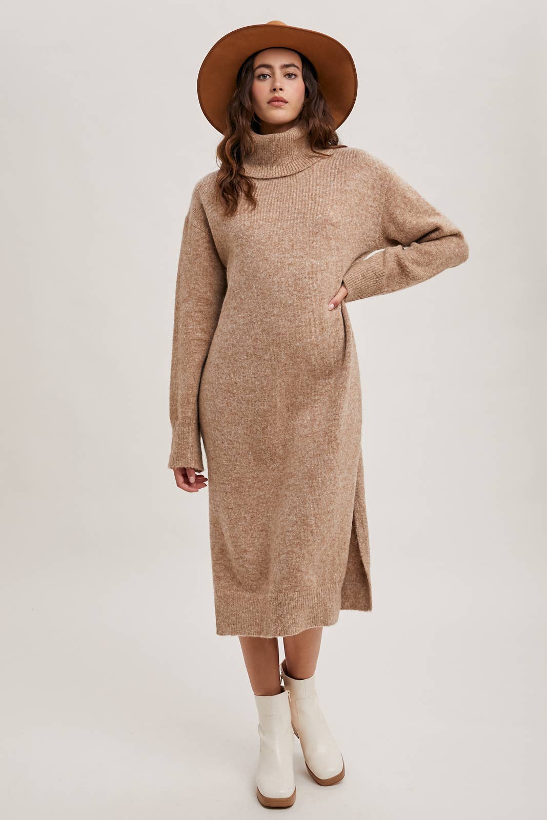 Bluivy - TURTLENECK SIDE SLIT KNIT SWEATER MIDI DRESS: LATTE