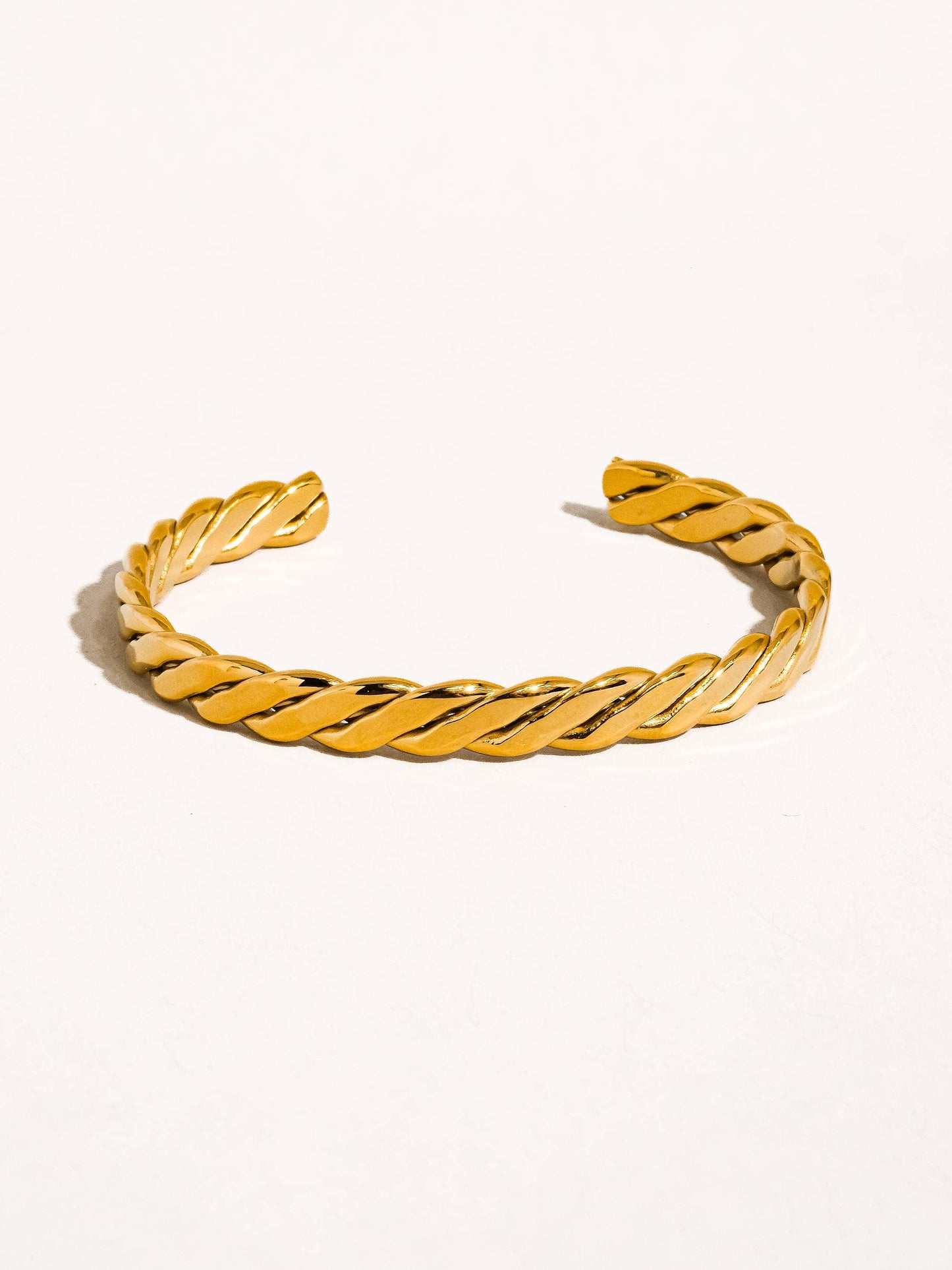 Flânerie by MAIQ - Bénir 18K Gold Non-Tarnish Braided Thin Bangle: Yellow Gold