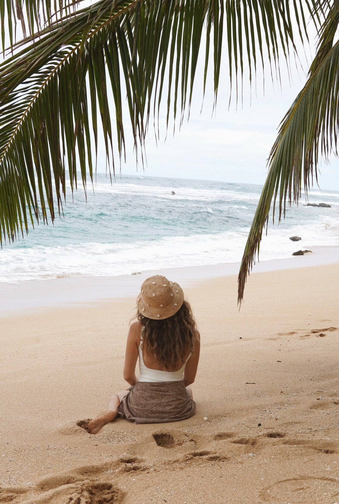 Augustine Hat Co. - Puka Dot- Cowry Shell Raffia Bucket Hat: M/L(59)