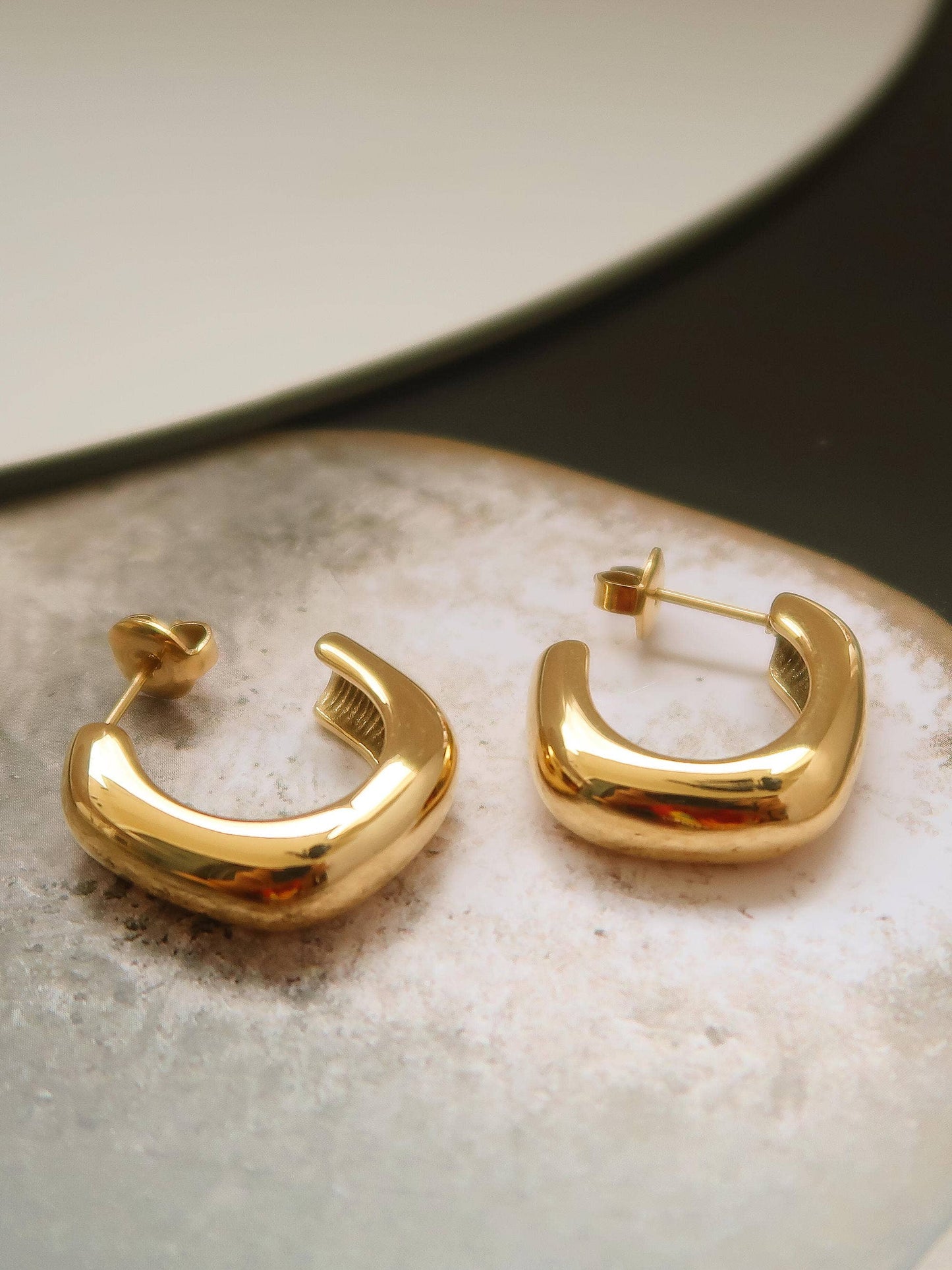Flânerie by MAIQ - Demi 18K Gold Non-Tarnish Classic C Hoop Earring: Yellow Gold