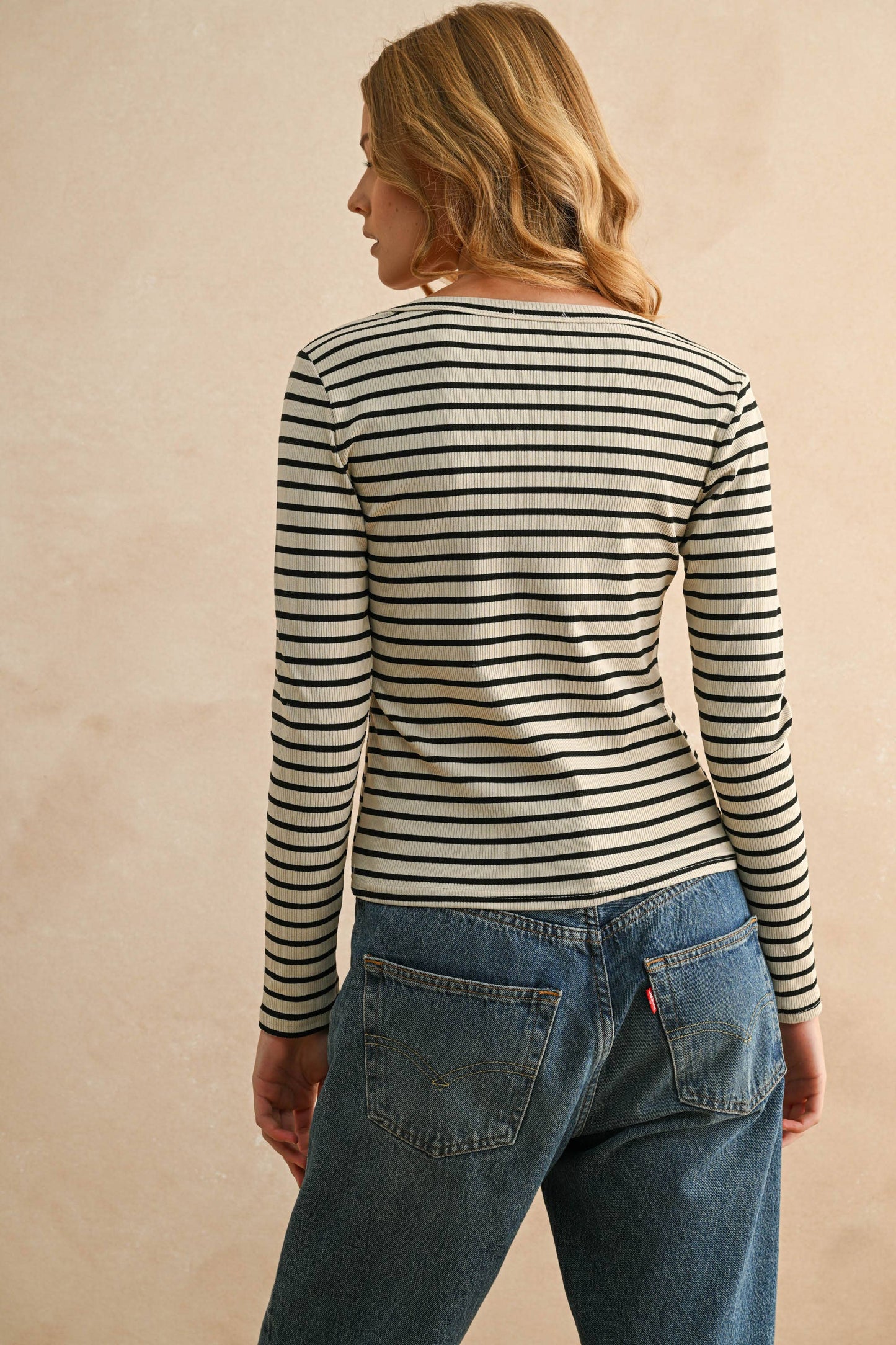 T3884   STRIPE PATTERN ROUND NECK LONG SLEEVE TOP: STONE/BLACK /