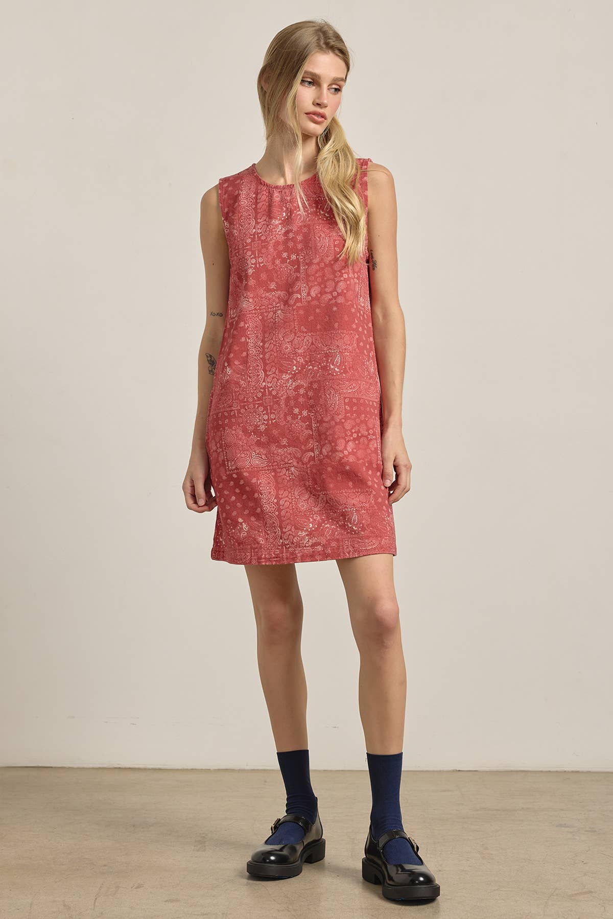 Washed Bandana Print Sleeveless Shift Dress - RD1296: BANDANA RED