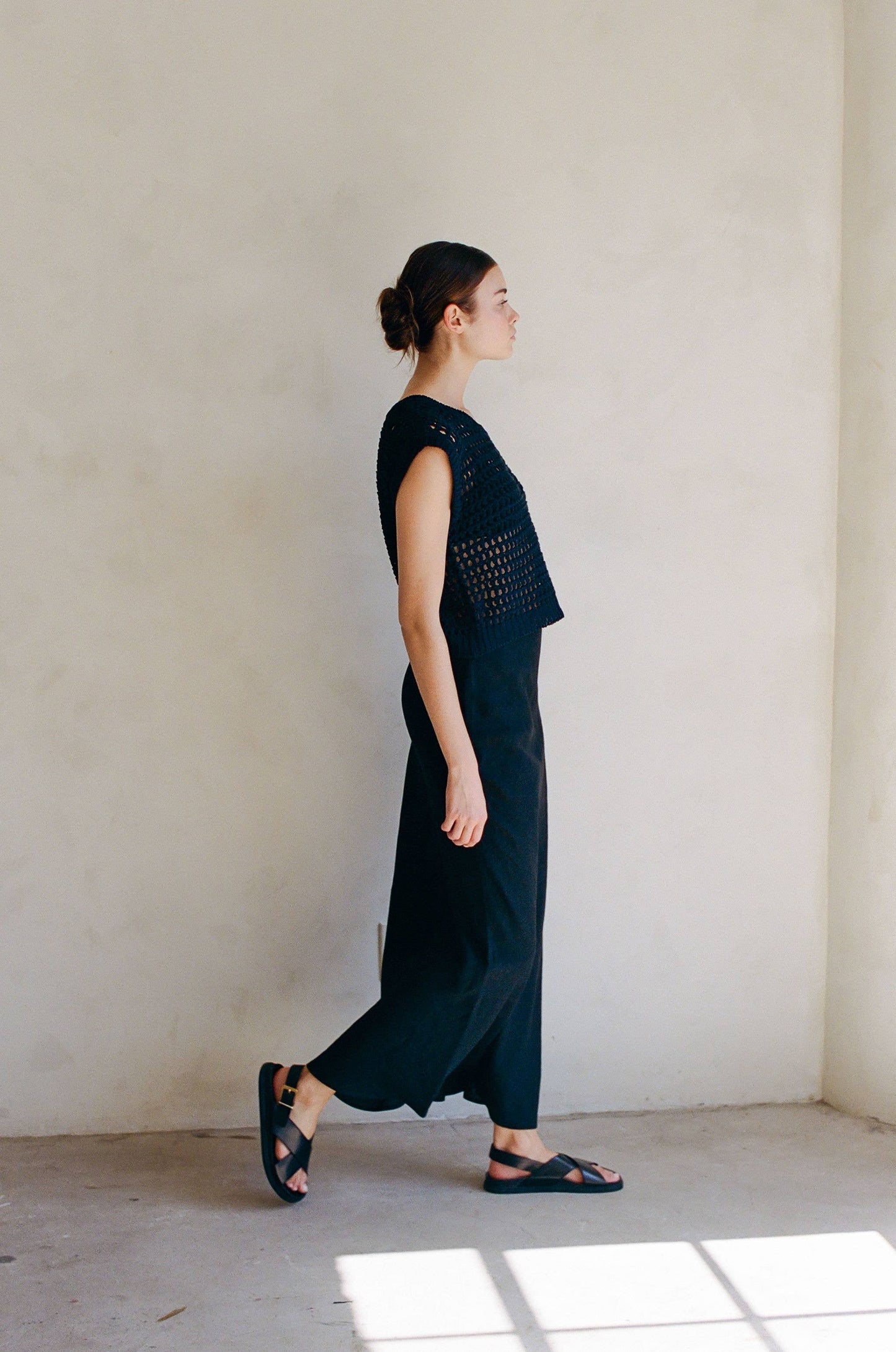 AR1152 | Woven 100% Linen Bias Elastic Waist Long Maxi Skirt: Black