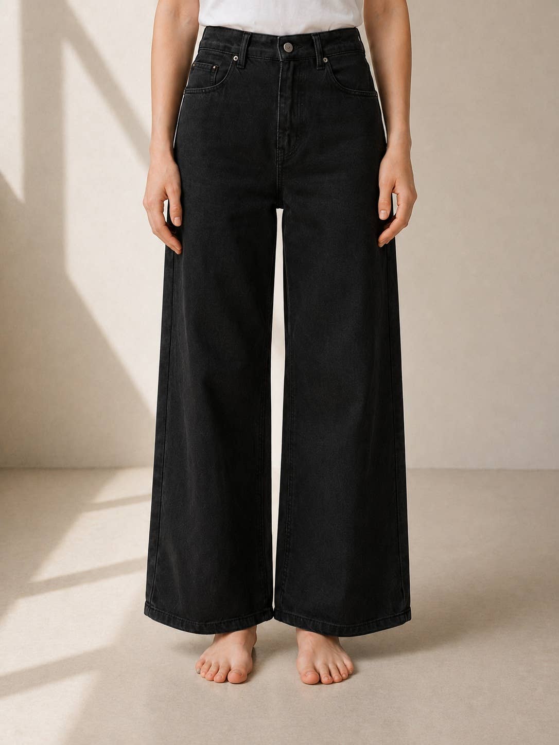 J LINE | LUZINA - ESSENTIAL WIDE LEG JEANS IN CREAM AND BLACK: BLACK
