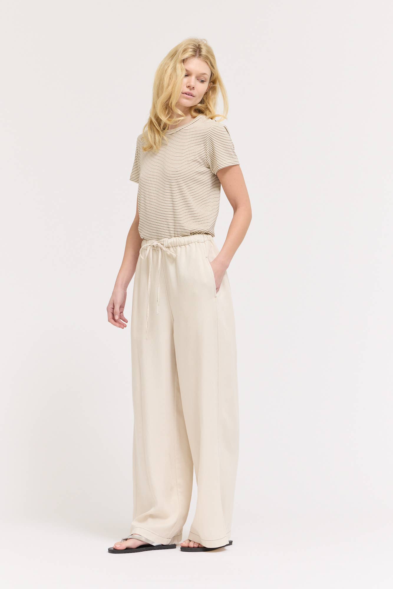  TENCEL SEAM PANTS: MILK / Contemporary