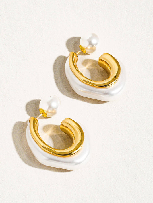 Flânerie by MAIQ - Kinsley 18K Gold Classic Pearl C Hoop Earring: White