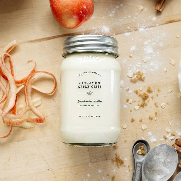 Antique Candle Co.® - Cinnamon Apple Crisp - Soy Candle: 1 mason jar (16oz)