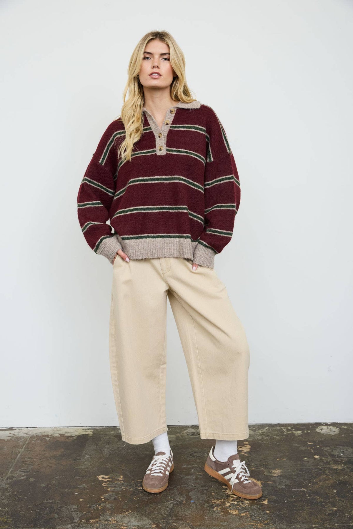 CONTRAST COLLAR STRIPE POLO FUZZY KNIT SWEATER : WINE MULTI