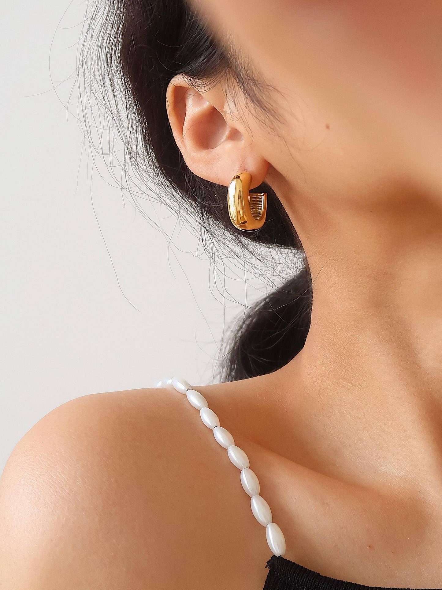 Flânerie by MAIQ - Demi 18K Gold Non-Tarnish Classic C Hoop Earring: Yellow Gold