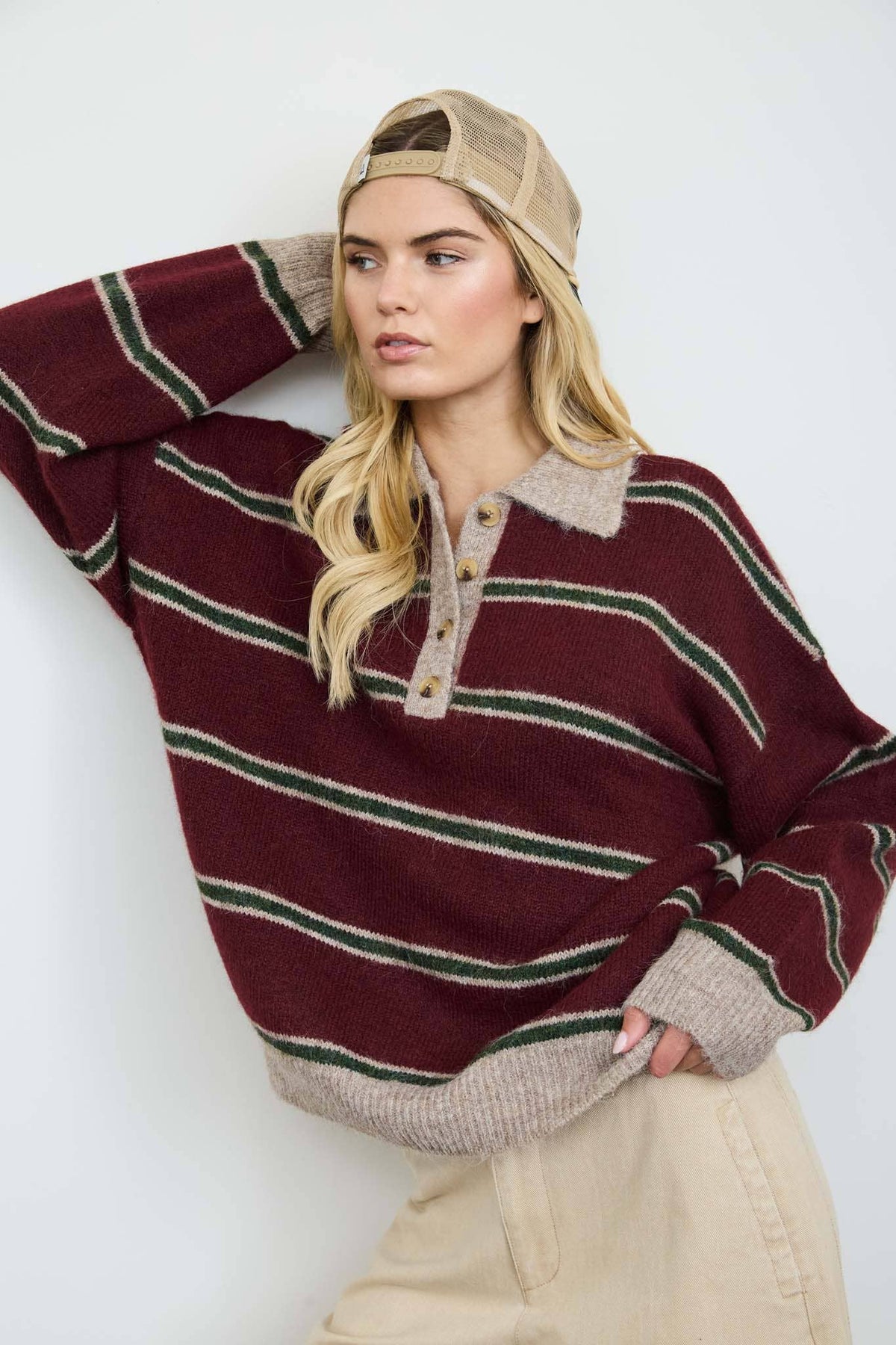 CONTRAST COLLAR STRIPE POLO FUZZY KNIT SWEATER : WINE MULTI